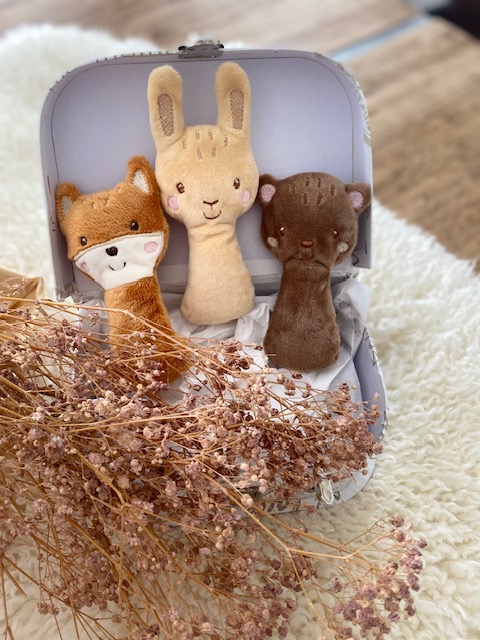 Babyrassel, Hase, Fuchs und Bär  