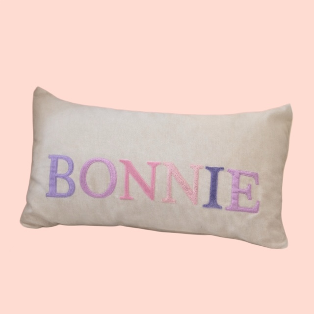 Personalisiertes Namenkissen Bonnie handgemachtes Kissen.